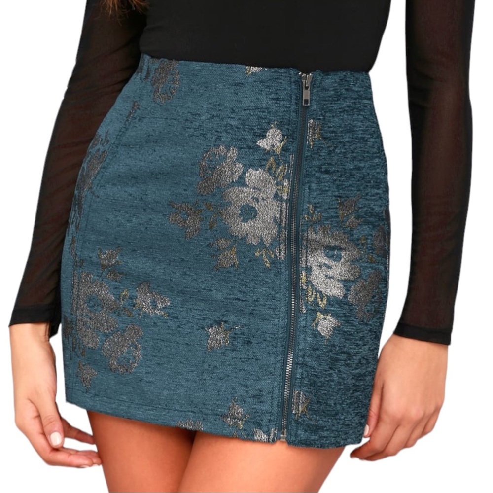 NWT FREE PEOPLE 6 Movin On Embroidered Front Zipper Mini Skirt